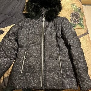 EUC ZERO EXPOSUR COAT SIZE MEDIUM